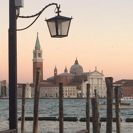 Biennale Venice Charme Apartment Buitenkant foto
